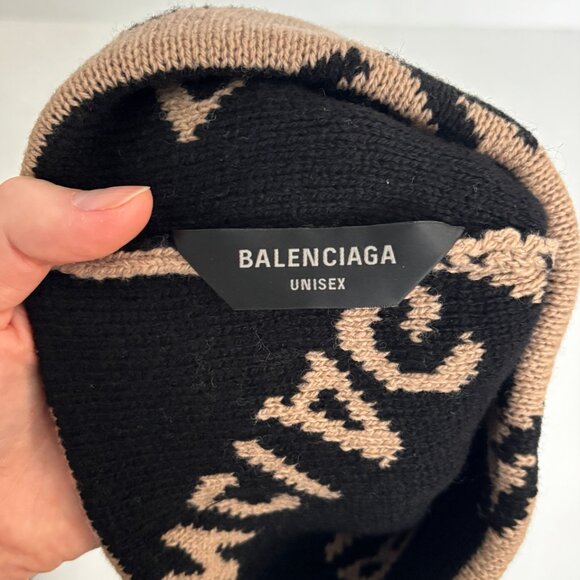 Balenciaga reversible beige and black logo unisex beanie black hat NWT